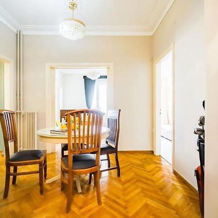 Emporikon Apartment Steps From Historic Center アテネ エクステリア 写真