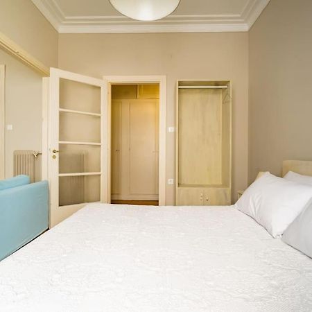 Emporikon Apartment Steps From Historic Center アテネ エクステリア 写真
