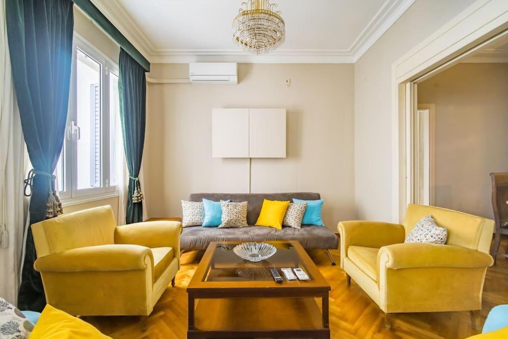 Emporikon Apartment Steps From Historic Center アテネ エクステリア 写真