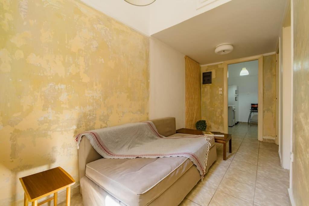 Emporikon Apartment Steps From Historic Center アテネ エクステリア 写真