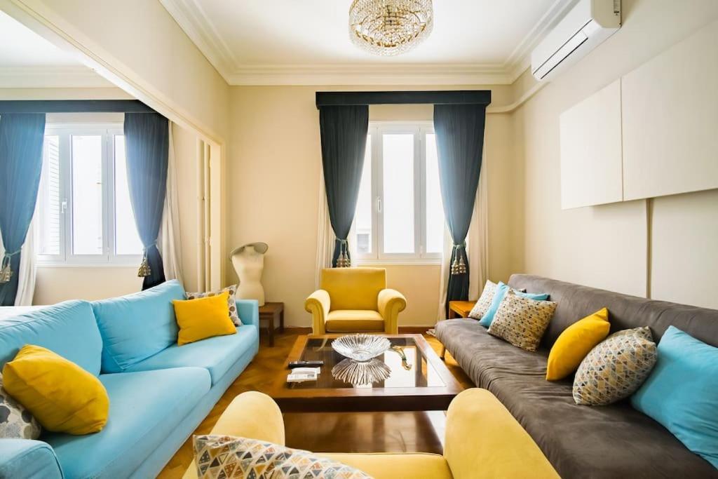 Emporikon Apartment Steps From Historic Center アテネ エクステリア 写真